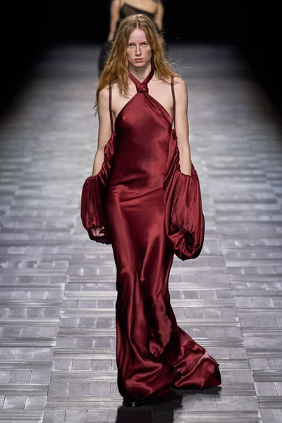 Look 28